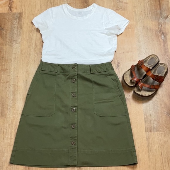 Lands' End Dresses & Skirts - Land’s End Olive Green Cotton Button Skirt with Pockets